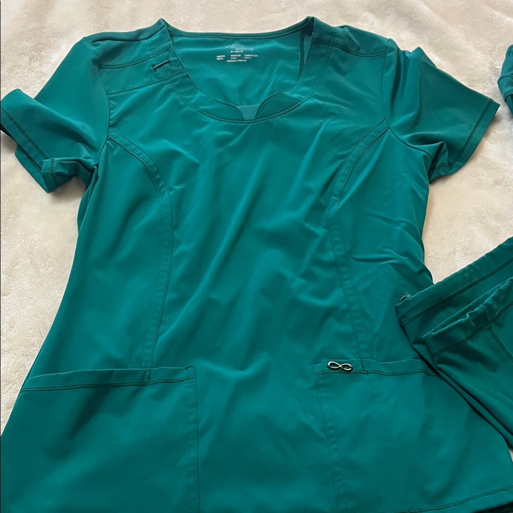Cherokee Infinity Small Petite scrub set